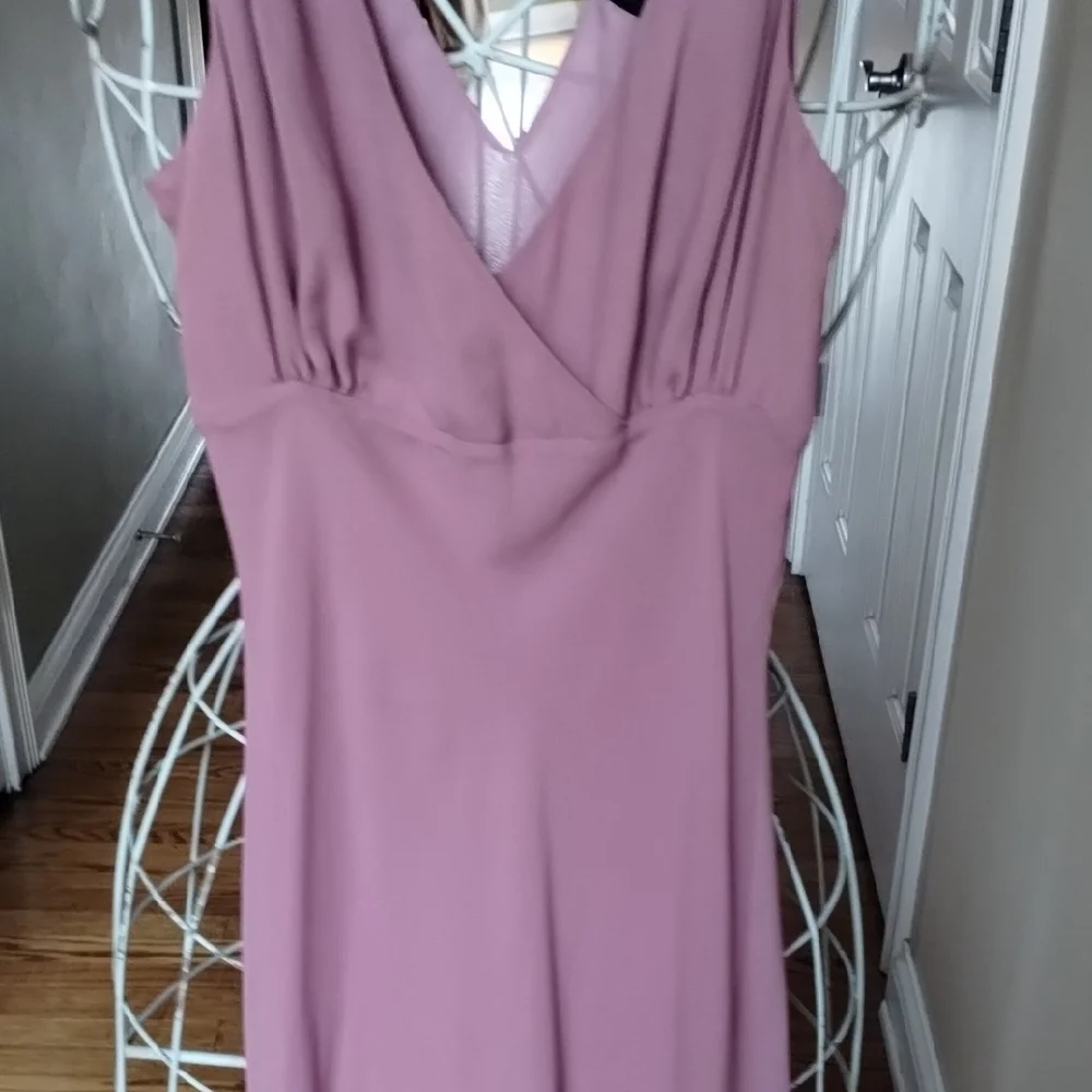 Elegant Pink BCBG Sleeveless Dress - Picture 7 of 16